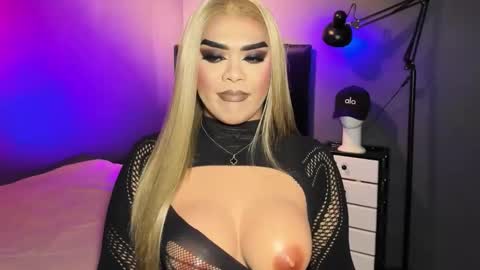 JADE ELYSE online show from April 9, 7:20 pm