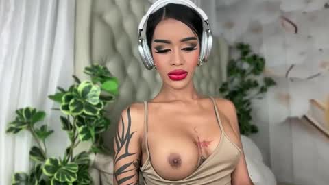 Jess online show from October 10, 8:43 pm