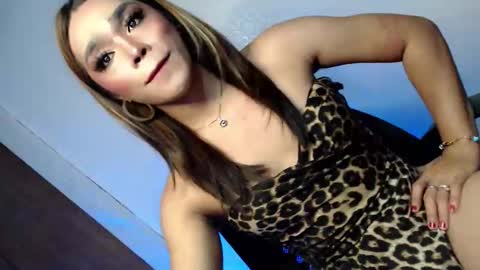 sultry_sirenxx online show from June 3, 5:06 pm