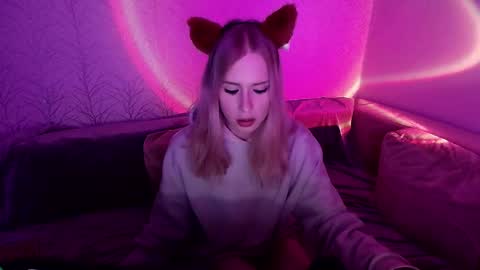 Snapshot of sweet_mol1y chatting on October 7, 3:51 am sweet_mol1y online show from October 7, 3:51 am