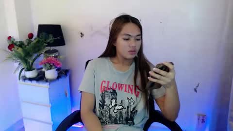 SWEET KEYA online show from February 18, 8:55 am