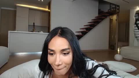 Laura Saenz  Geminis online show from May 9, 3:58 am