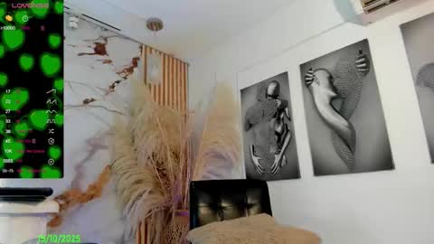Snapshot of tamara_sex7 chatting on October 15, 8:53 pm T A M A R A online show from October 15, 8:53 pm