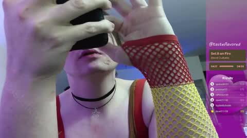 Snapshot of tasteflavored_femboy chatting on March 5, 7:24 am Taste online show from March 5, 7:24 am