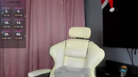 Snapshot of taybunny18 chatting on December 19, 2:01 am   online show from December 19, 2:01 am