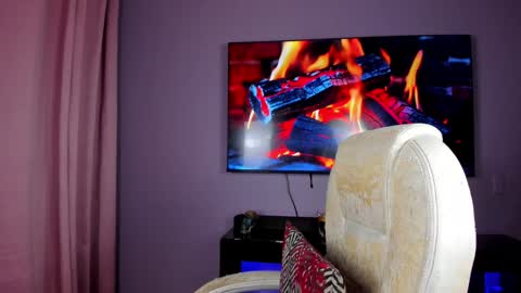 Snapshot of taybunny18 chatting on February 3, 9:52 am   online show from February 3, 9:52 am