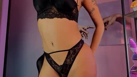 Snapshot of taybunny18 chatting on September 16, 1:54 am   online show from September 16, 1:54 am