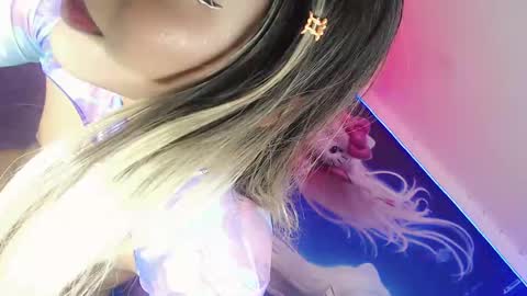 Snapshot of thalia_gil21 chatting on February 27, 2:21 am Thalia Girl online show from February 27, 2:21 am