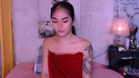 Snapshot of thalia_venture chatting on December 15, 8:47 pm Thalia online show from December 15, 8:47 pm