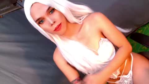 Snapshot of thedevil_inme chatting on February 26, 12:16 am Lana But you can spell it backwards online show from February 26, 12:16 am