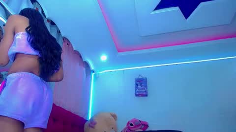 tiffanymackensyy69 online show from June 2, 1:18 am