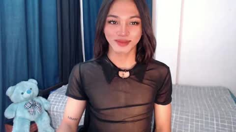 Snapshot of tina_allure chatting on December 6, 8:21 am Tina online show from December 6, 8:21 am