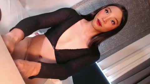 Snapshot of tina_allure chatting on October 1, 9:32 am Tina online show from October 1, 9:32 am