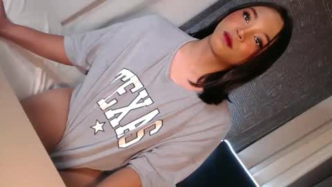 Snapshot of tina_allure chatting on October 4, 12:28 pm Tina online show from October 4, 12:28 pm