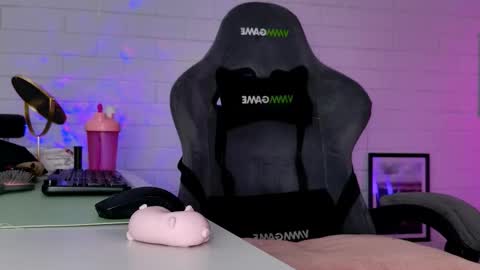 Tina Davil online show from March 19, 2:06 pm