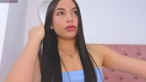 Tiphani Walker online show from April 10, 12:44 pm