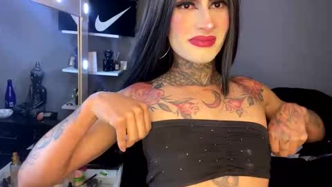 Valenlewiss .  Inst online show from April 4, 5:44 pm