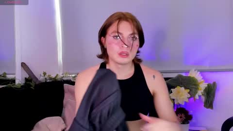 Snapshot of tommy_lovee chatting on September 11, 2:03 pm Tommy Hilton online show from September 11, 2:03 pm