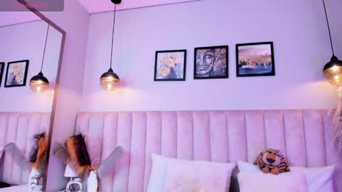 Tracy  online show from June 3, 8:45 pm