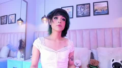 Tracy  online show from June 9, 1:21 pm