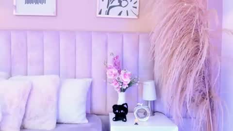 Tracy  online show from July 6, 1:40 pm