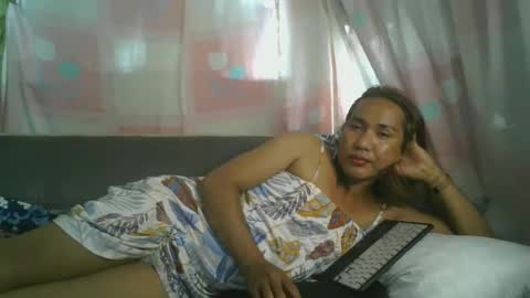 Snapshot of transhottie28 chatting on February 18, 8:38 am transhottie28 online show from February 18, 8:38 am