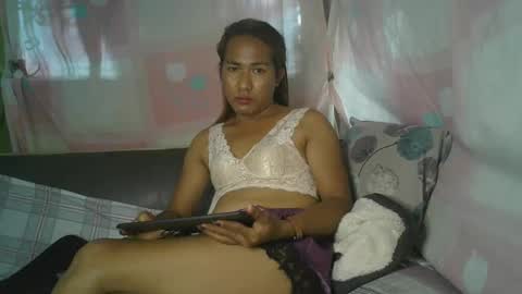 Snapshot of transhottie28 chatting on March 2, 11:17 pm transhottie28 online show from March 2, 11:17 pm