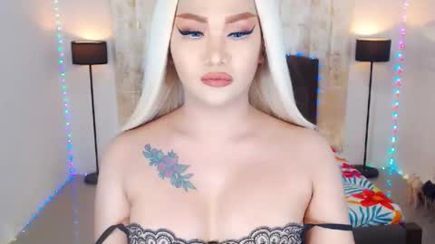 KYLIE BELLA  TS online show from June 9, 5:29 am