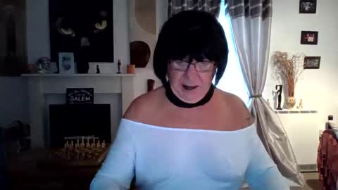 trinity1011 online show from October 1, 6:47 am