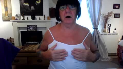 trinity1011 online show from June 23, 5:48 am