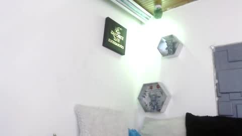Snapshot of trinity_knox chatting on October 14, 4:19 pm trinity_knox online show from October 14, 4:19 pm