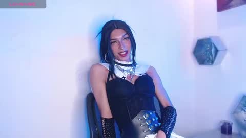 trinity_knox online show from October 23, 5:06 pm