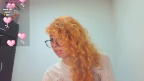 Snapshot of trixy_roses chatting on October 18, 11:08 pm Trixy Rose online show from October 18, 11:08 pm