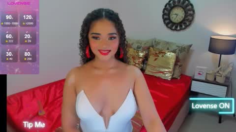 Curlee Lopez online show from December 17, 7:19 pm