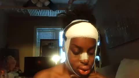 Amber White online show from December 14, 1:39 pm