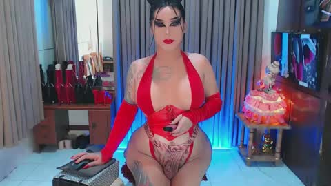 Snapshot of tsbubblebutt chatting on December 23, 4:33 am Tsbubblebutt online show from December 23, 4:33 am