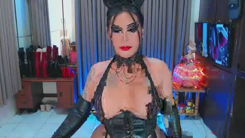 Snapshot of tsbubblebutt chatting on February 19, 5:49 am Tsbubblebutt online show from February 19, 5:49 am