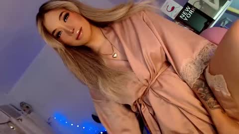 Snapshot of tssluttycutie chatting on February 7, 5:52 am MARIA online show from February 7, 5:52 am