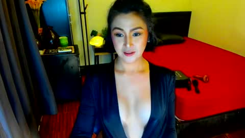Kylee-  will make your  day  online show from July 26, 8:05 pm
