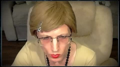 Snapshot of tvclementine chatting on September 16, 12:42 pm Clementine online show from September 16, 12:42 pm