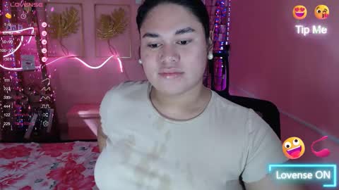 Snapshot of ur_baby_rebbecca chatting on January 6, 3:42 am SINGLE online show from January 6, 3:42 am
