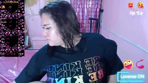 Snapshot of ur_baby_rebbecca chatting on February 12, 12:44 pm SINGLE online show from February 12, 12:44 pm