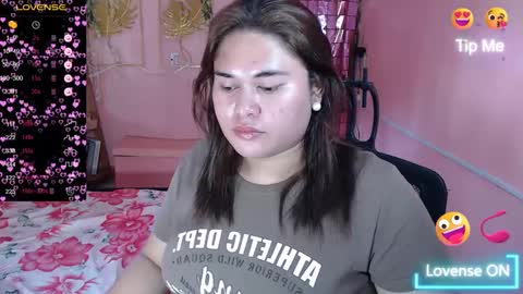 Snapshot of ur_baby_rebbecca chatting on February 23, 2:29 am SINGLE online show from February 23, 2:29 am