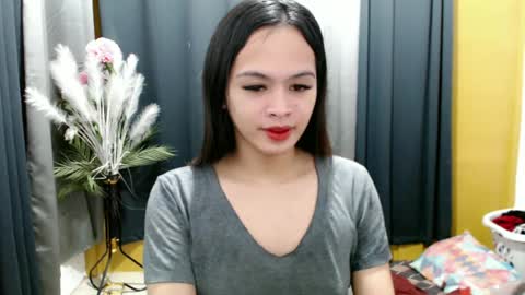 urasiancumgirl_ online show from June 24, 4:16 pm
