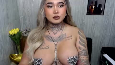 Maxxie online show from June 25, 9:02 am
