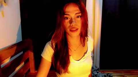 Snapshot of urgirl_leah chatting on October 10, 9:43 am Leah online show from October 10, 9:43 am