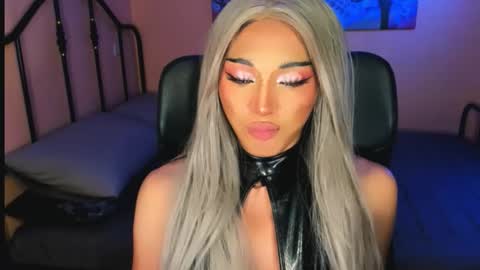 My bella 3 online show from December 16, 8:41 am