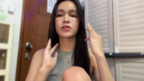 Amira online show from April 16, 2:23 am