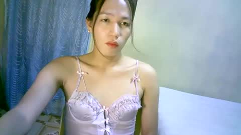 Snapshot of urpinaylovelyjuliaxxx chatting on December 4, 2:42 pm queen julia not into CHEAPGUY online show from December 4, 2:42 pm
