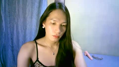 Snapshot of urpinaylovelyjuliaxxx chatting on January 29, 10:48 am queen julia not into CHEAPGUY online show from January 29, 10:48 am